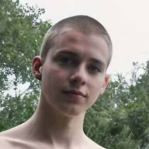 Justin sucht eine Verabredung mit einem erfahrenen Mann